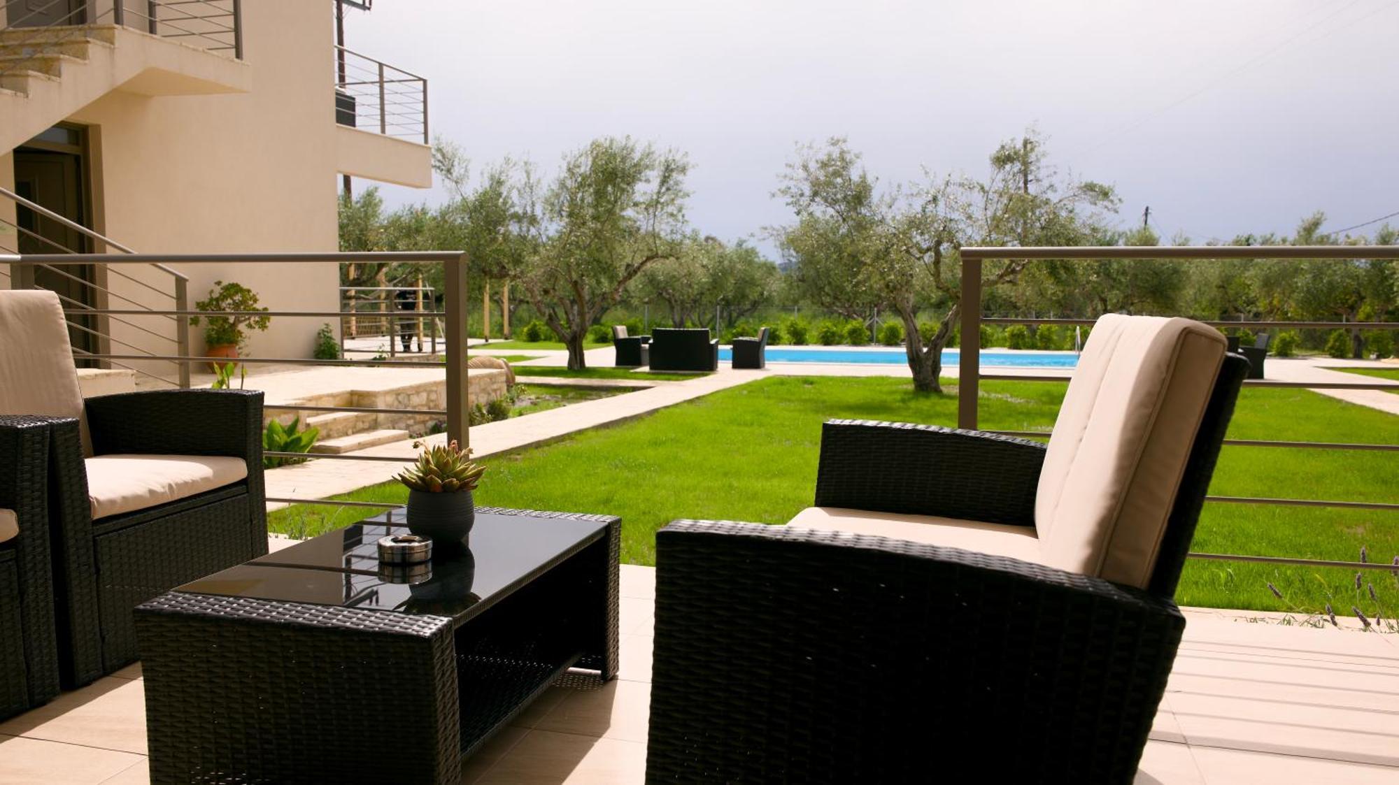 Three Charites Resort Gialova Eksteriør billede