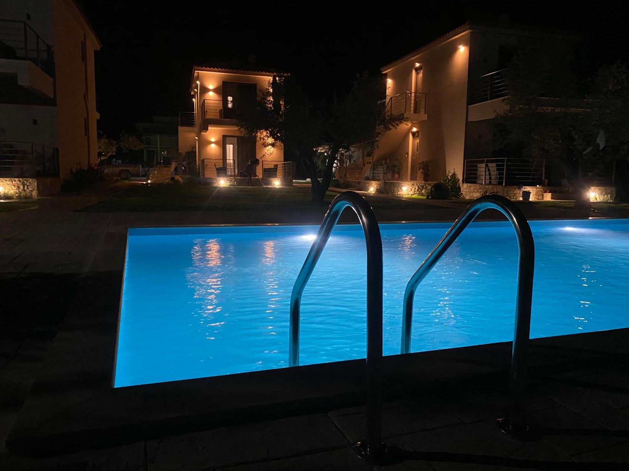 Three Charites Resort Gialova Eksteriør billede