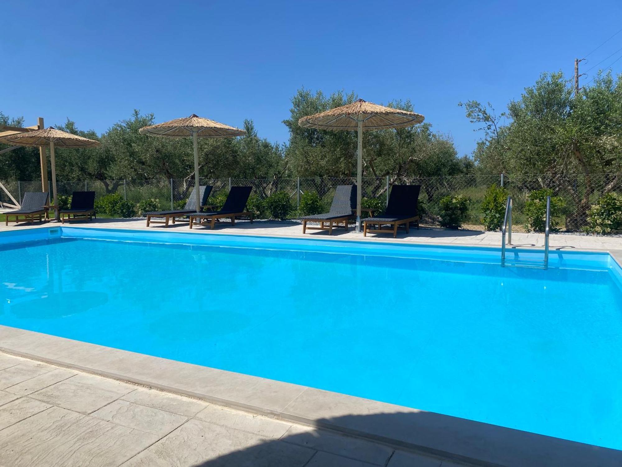 Three Charites Resort Gialova Eksteriør billede